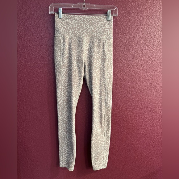 Vuori Studio Pocket Legging size XS - Picture 5 of 10